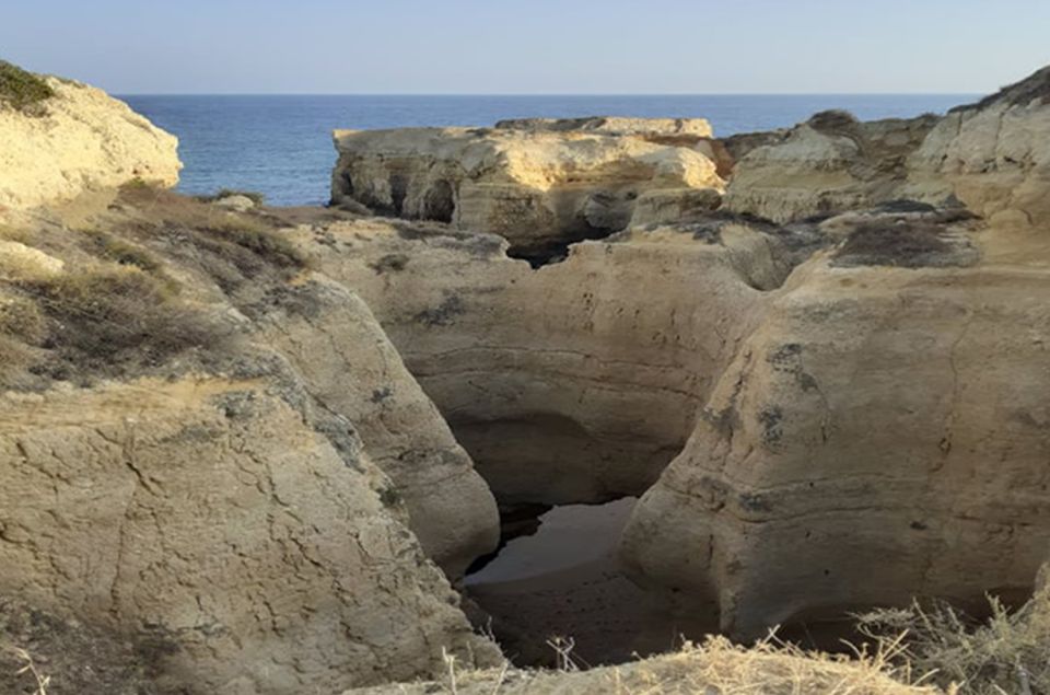 Albufeira: Beaches, Old Town, and Salgados Lagoon Jeep Tour - Key Points