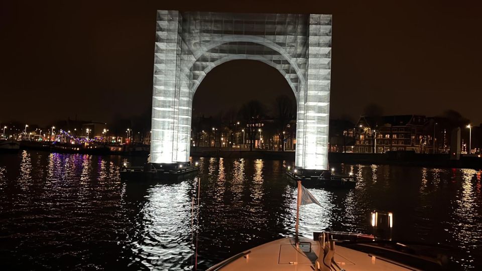 Amsterdam: Light Festival Canal Cruise With Live Commentary - Key Points