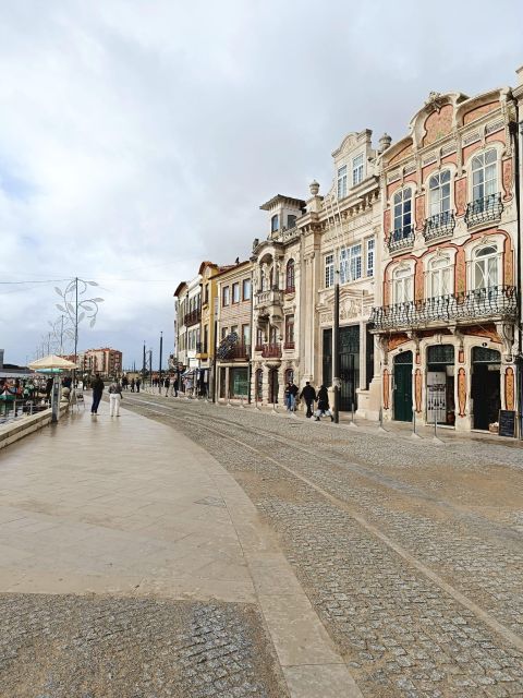 Aveiro: Private Walking Tour in the City and Moliceiro Boat - Key Points