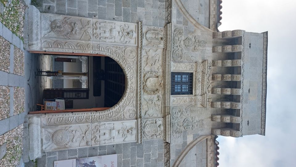 Ávila: Private Tour of the Walls and Historic Center - Walls of Ávila