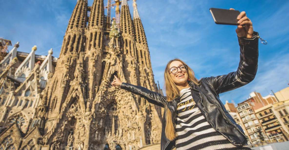 Barcelona: Gaudi Private City Tour With Sagrada Familia - Key Points