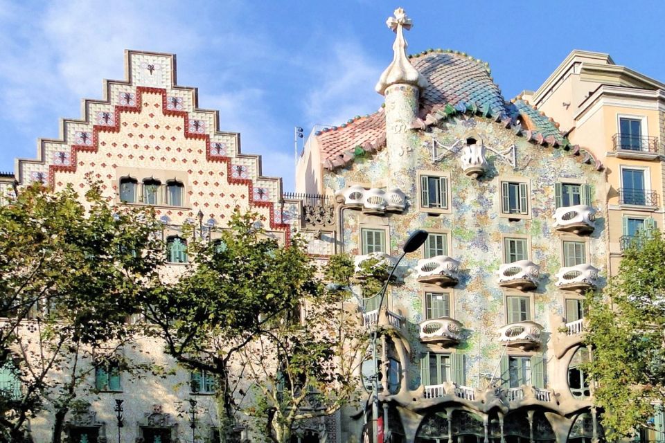 Barcelona & Park Güell: Private Half-Day Tour With Pickup - Key Points