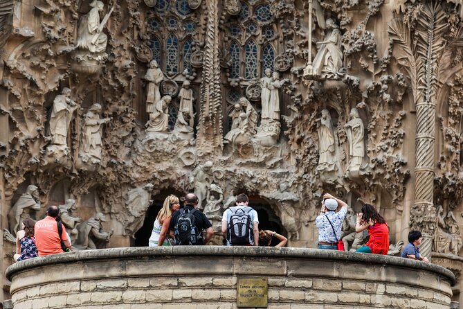 Barcelona: Sagrada Familia Guided Tour & Optional Tower Upgrade - Overview