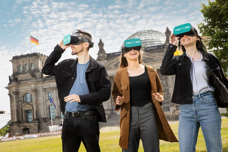 Berlin: 20th-Century History VR Walking Tour With Guide - Key Points