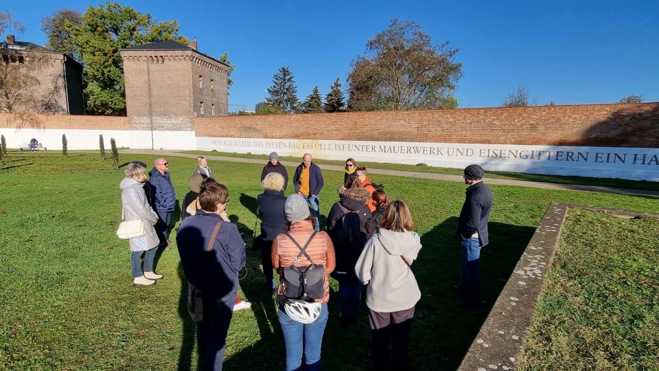 Berlin: Tour Through Moabits Criminal History - Key Points