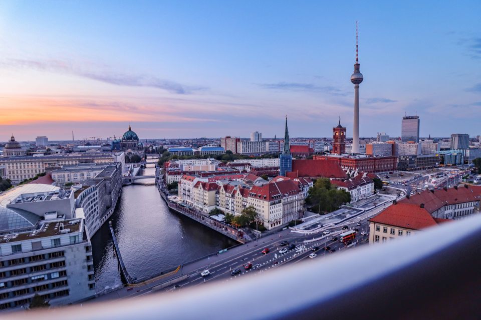 Berlin: Tour With Private Guide - Key Points