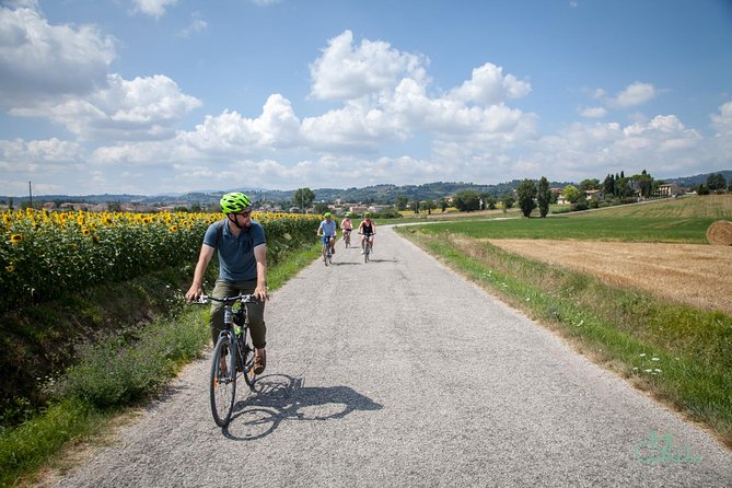 Bevagna E-Bike & Wine Tour - Key Points