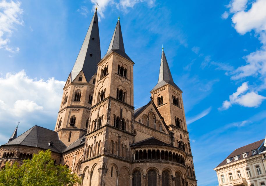 Bonn: Scavenger Hunt and City Highlights Walking Tour - Key Points