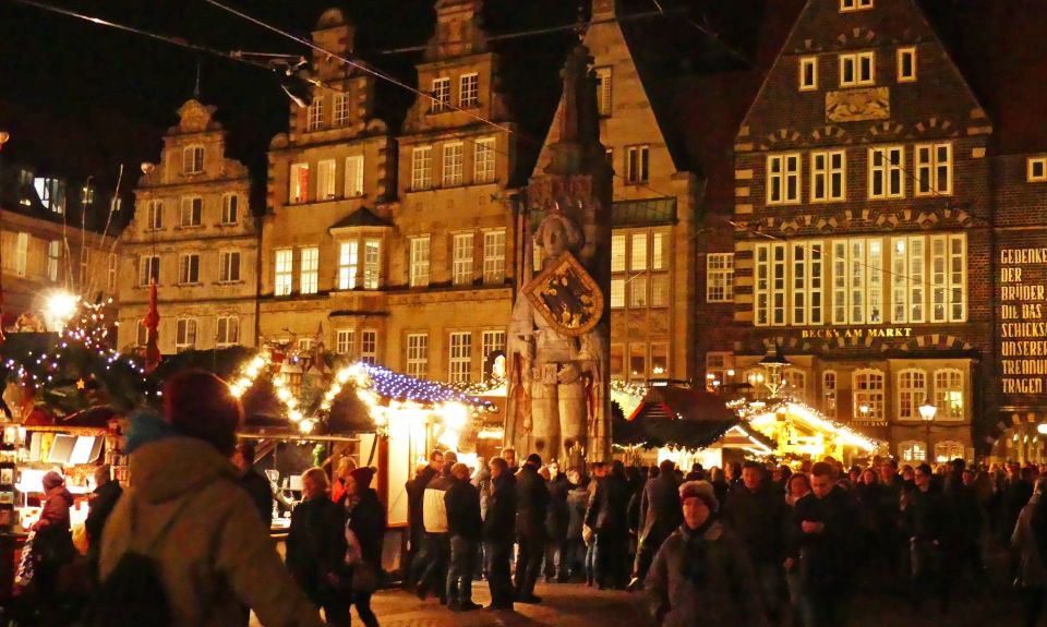 Bremen: Fairy Tale Christmas Guided Walking Tour in English - Key Points