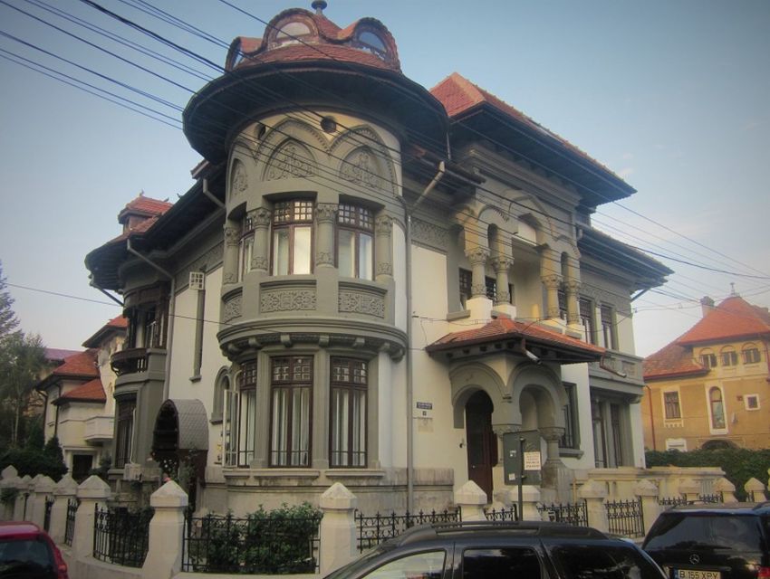 Bucharest: Private Three Neighborhoods Tour by Vintage Car - Key Points