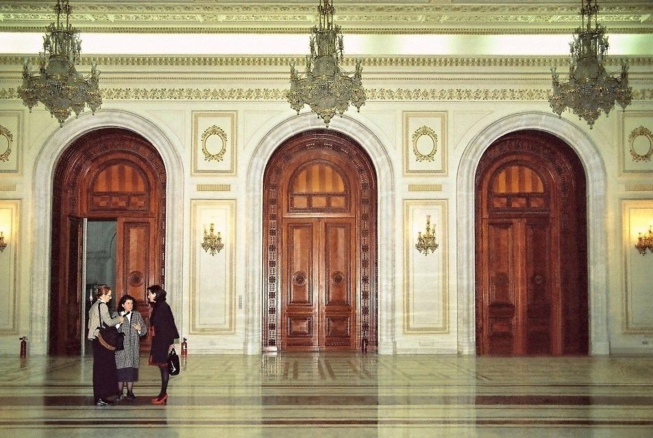 Bucharest: Visit Parliament - Key Points