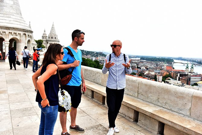 Buda Castle Walking Tour With Matthias Church Entry, Cake&Coffee - Key Points