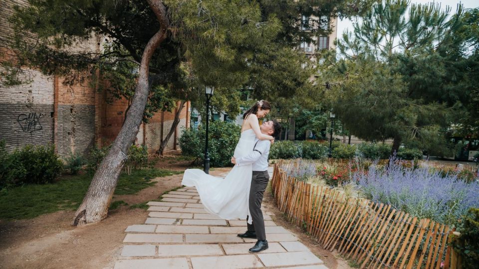 Capture Your Love Story in Sagrada Familia Barcelona - Key Points