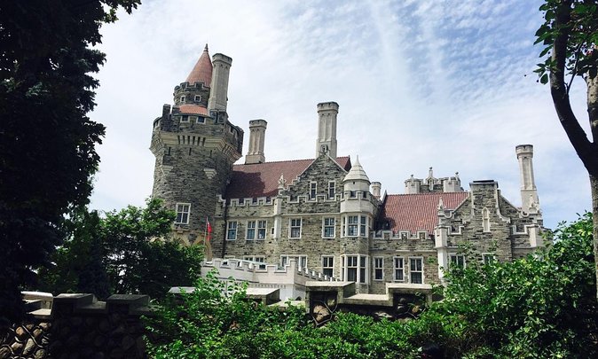 Casa Loma: Uncover the Stories Behind the Regal Facades on an Audio Walking Tour - Key Points