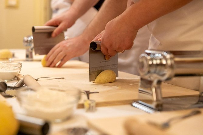 Cesarine: Private Pasta Class at Local's Home in Messina - Key Points