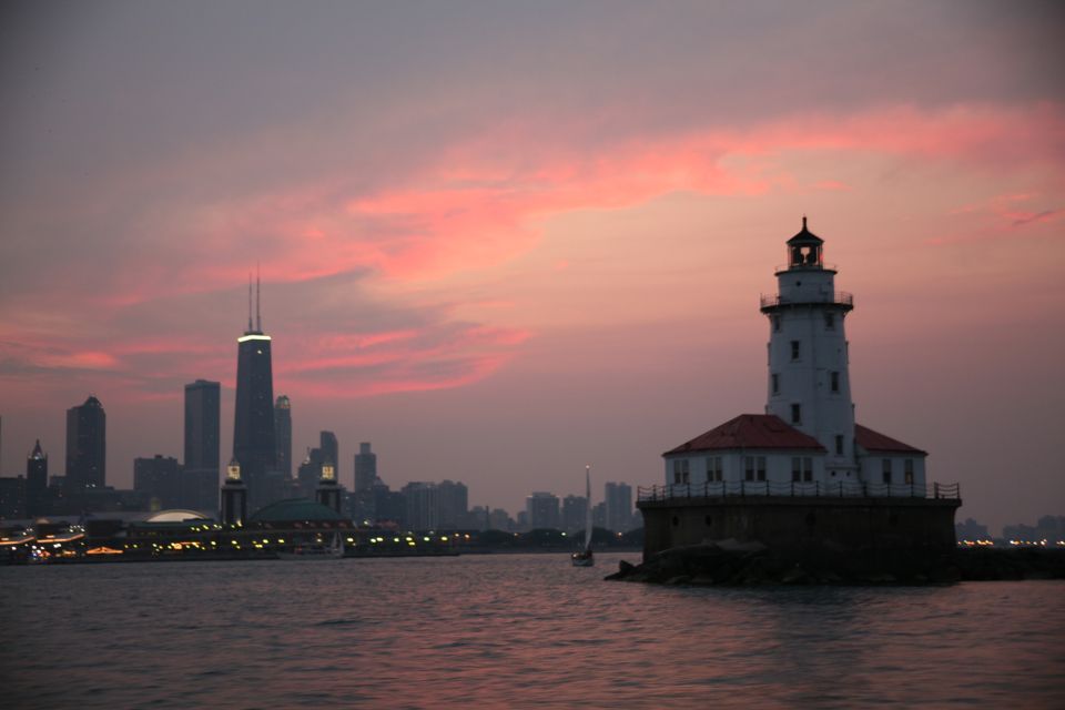 Chicago: 90-Minute River and Lakefront Cruise at Night - Cruise Overview