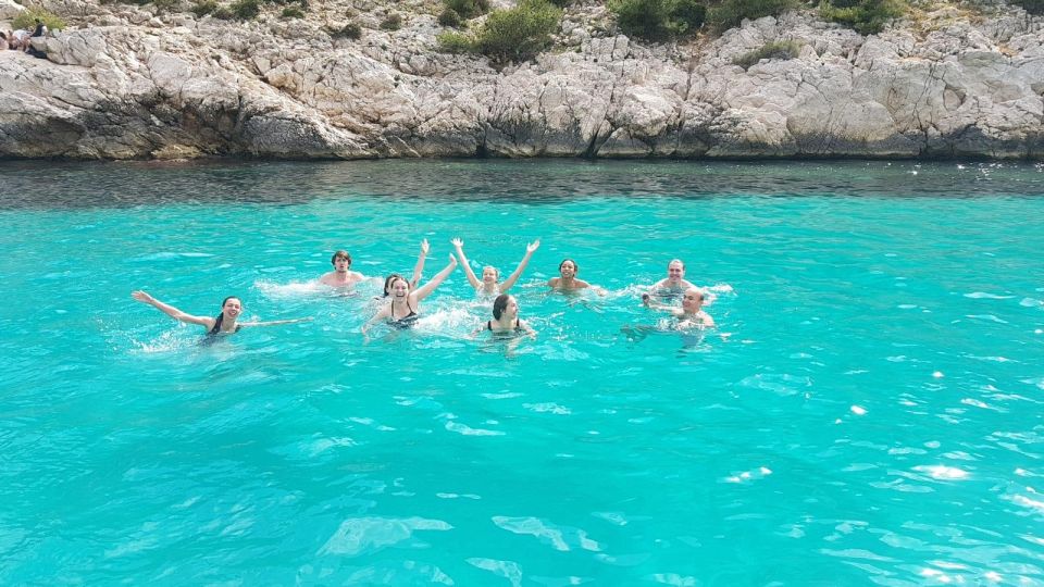 Cruise, Coffee and Swimming in the Calanques of Frioul - Key Points