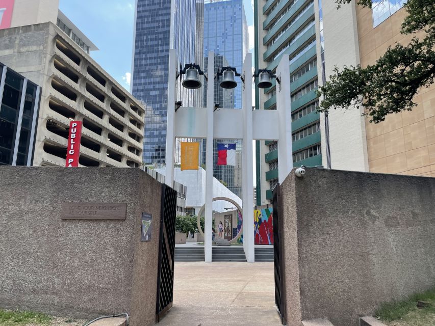 Dallas in Wonderland: A Self-Guided Audio Tour - Key Points