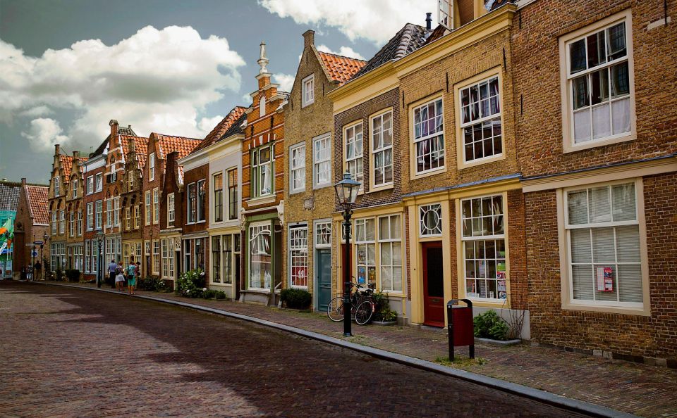 Dordrecht: Walking Tour With Audio Guide on App - Key Points