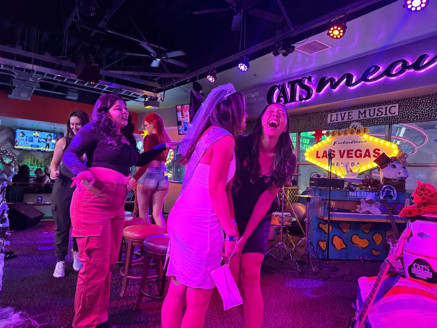 Downtown Las Vegas: Bar Crawl on Fremont St. - Key Points