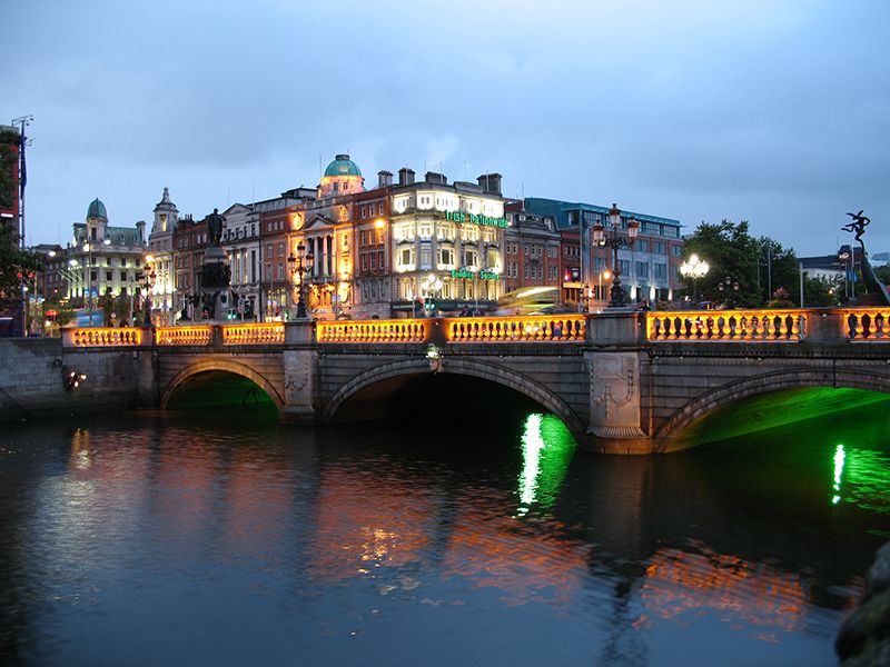 Dublin: Self-Guided Audio Tour in English - Key Points