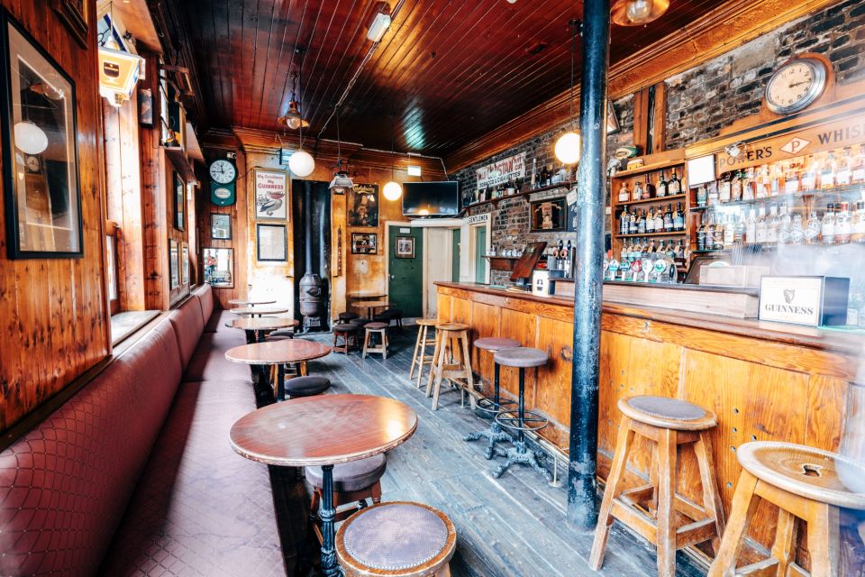 Dublin: Sip & Stroll Whiskey History Walking Tour With Lunch - Key Points