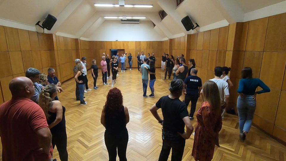 Faro: Private or Group Dance Lessons (Salsa, Bachata, Kizomba) - Key Points