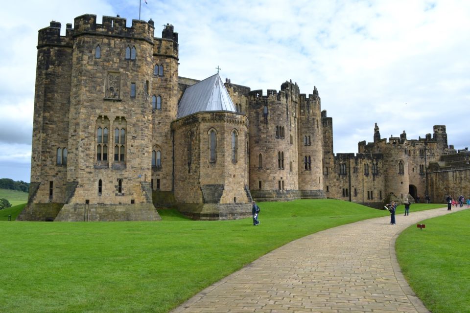 From Edinburg: Viking Coast & Alnwick Castle Day Tour - Key Points