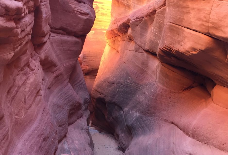 From Kanab: 3-Hour Peek-a-Boo Slot Canyon Hiking Tour - Key Points