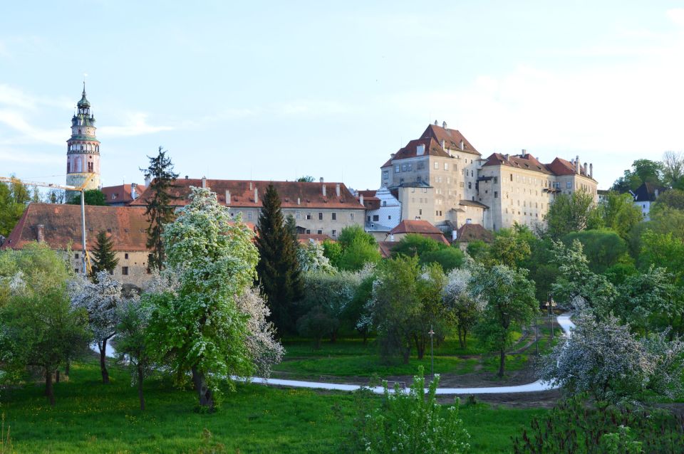 From Prague: Full-Day Trip to Český Krumlov - Key Points