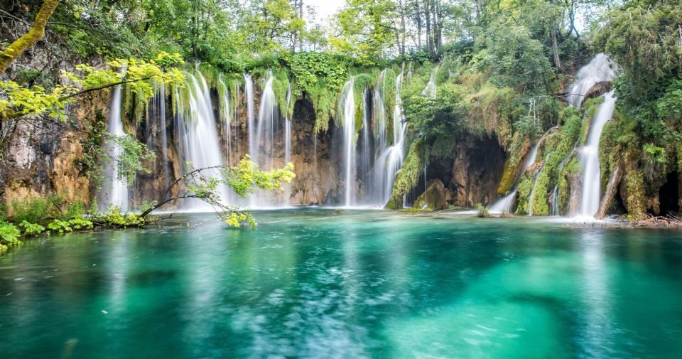 From Zagreb: Plitvice Lakes Round-Trip Comfort Bus Transfer - Key Points