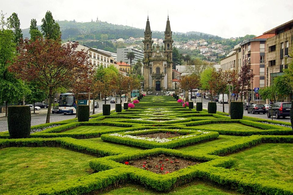 Full-Day Braga & Guimarães Semi-Private Tour With Lunch - Itinerary