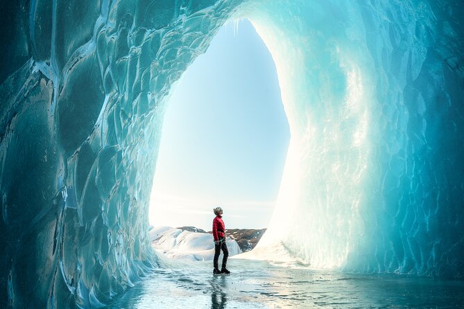 Glacier and Ice Cave Private Photoshoot - 15 Shot Photo Package - Key Points