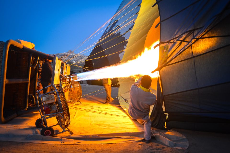 Göreme: Sunrise Hot Air Balloon Flight Over Cappadocia - Key Points