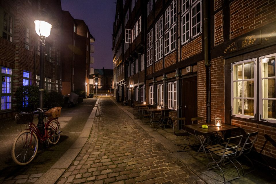 Hamburg: Eerie Speicherstadt Tour - Key Points