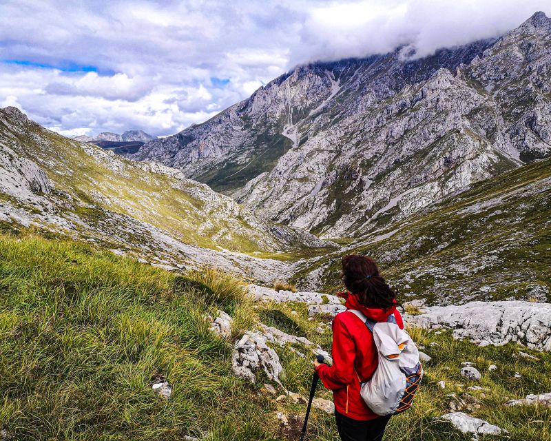 Hiking in Picos De Europa: Moñetas Lake Guided Hiking Tour - Key Points