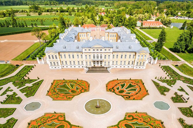 Hill of Crosses & Rundale Palace Tour - Inclusions