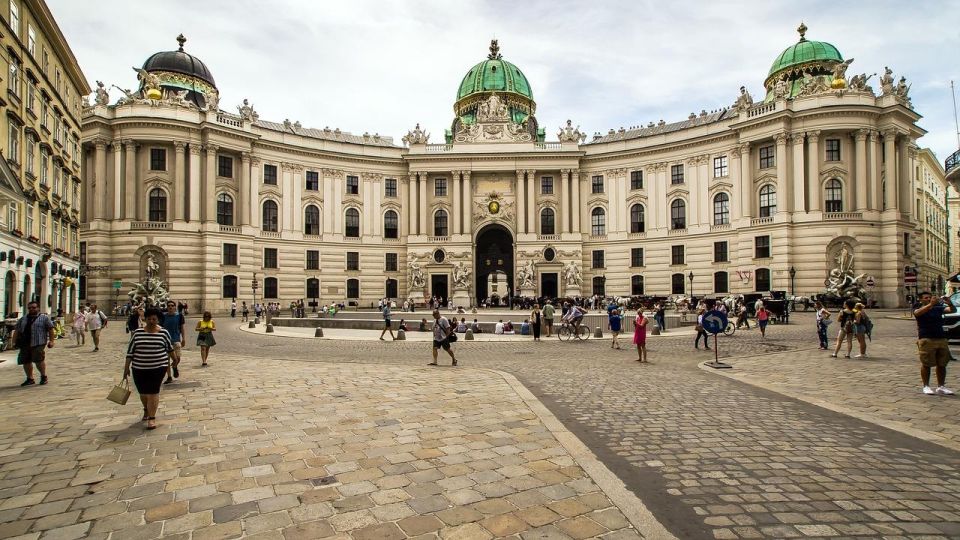 Hofburg, Sisi Museum and Imperial Apartments Private Tour - Key Points