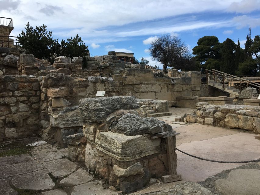 Knossos Palace: Family-friendly Mythology Tour - Key Points