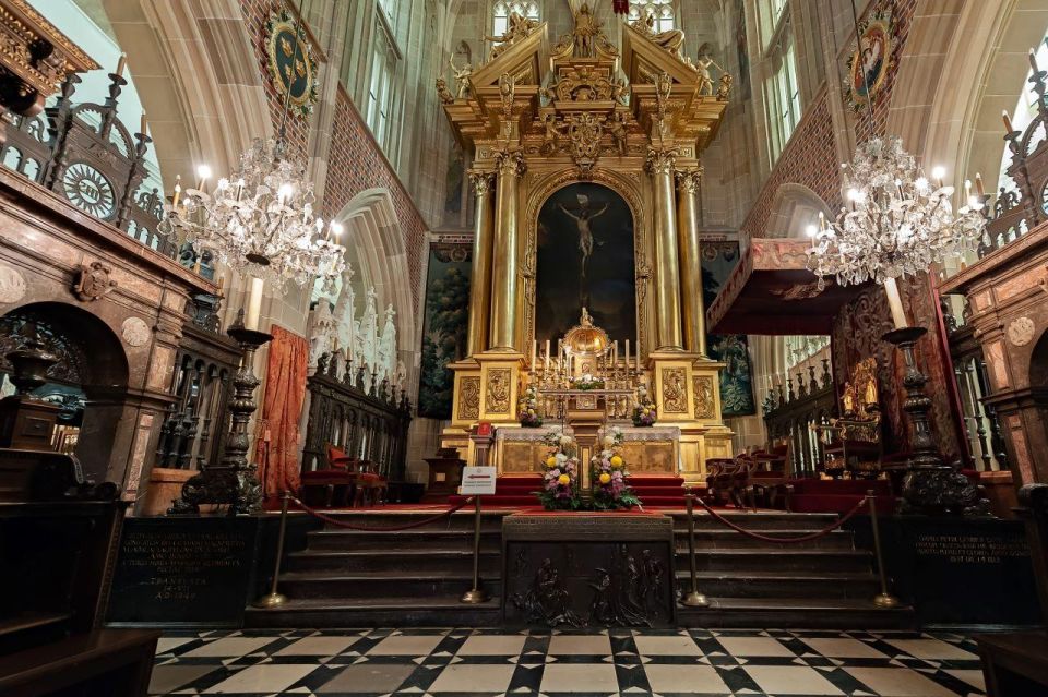 Krakow: Royal Cathedral and City Basilica Guided Tour - Key Points