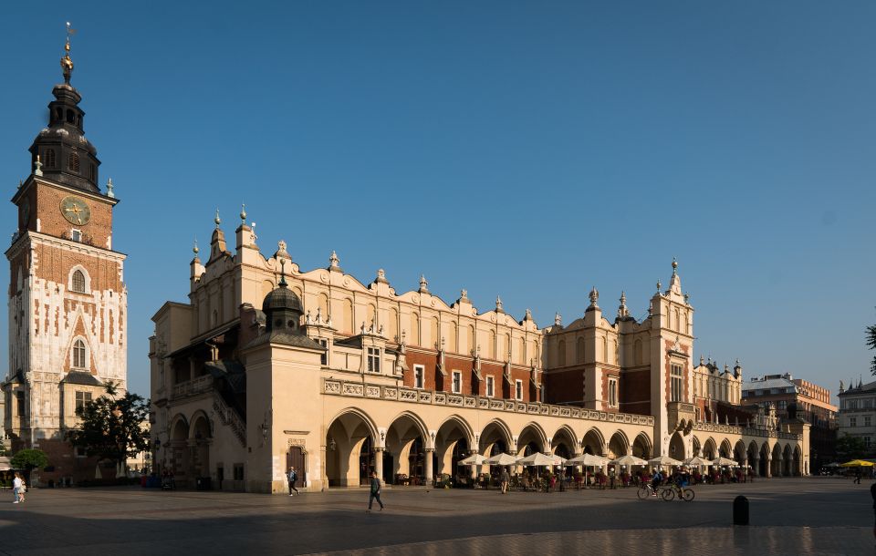 Krakow Walking Tour With Private Guide - Key Points