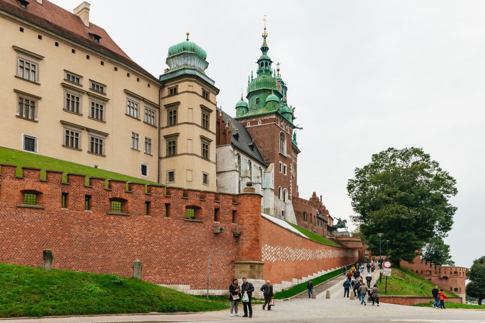 Krakow: Wawel Royal Hill With Optional Castle and Cathedral - Key Points