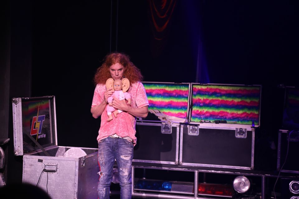 Las Vegas: Carrot Top at Luxor Hotel & Casino - Key Points