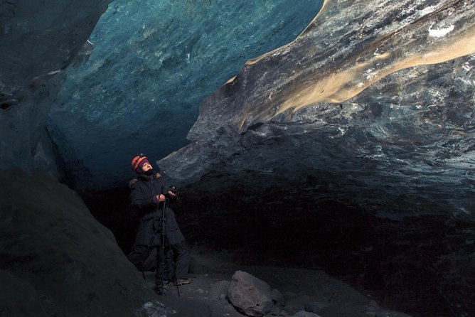 Lava Tunnel Caving With Transfer | Small Group - Key Points