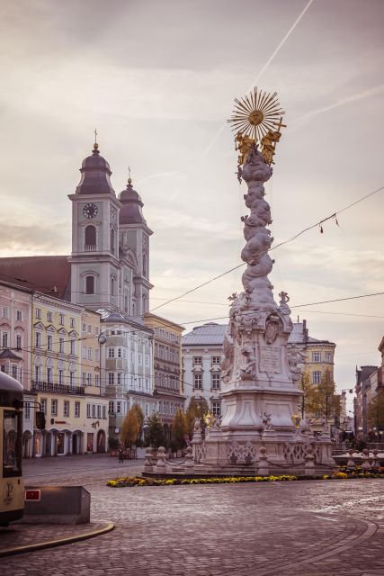 Linz Exploration: Private Walking Tour With Local Guide - Key Points