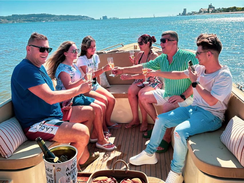 Lisbon: Daytime or Sunset Cruise With Free Drink and Snacks - Key Points