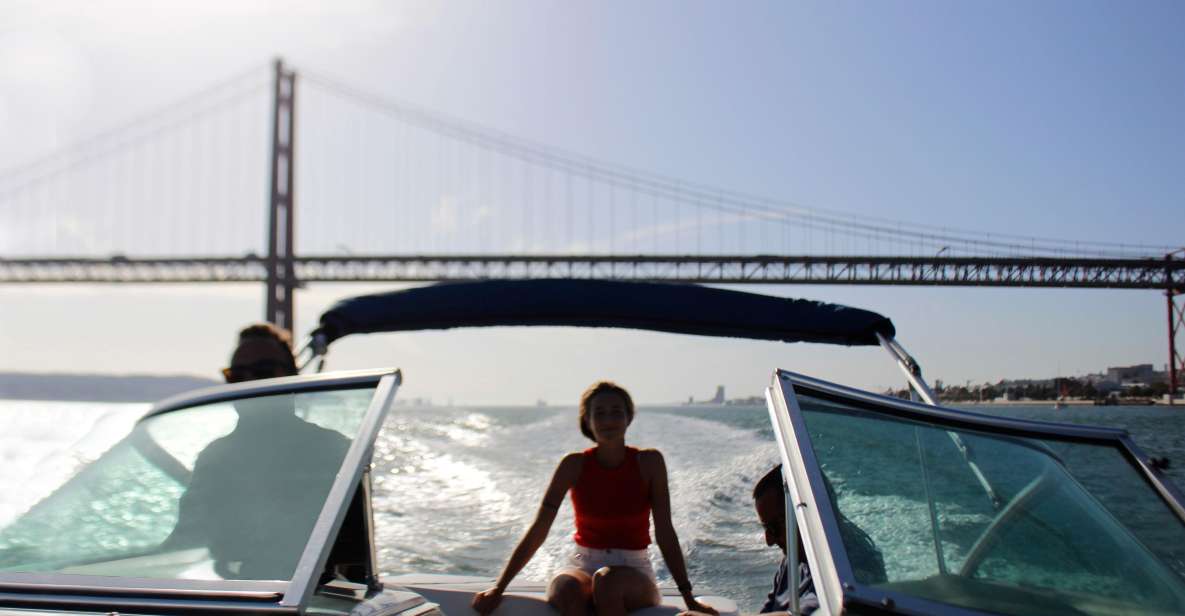 Lisbon: Private Boat Tour + Welcome Drink & Snack - Key Points