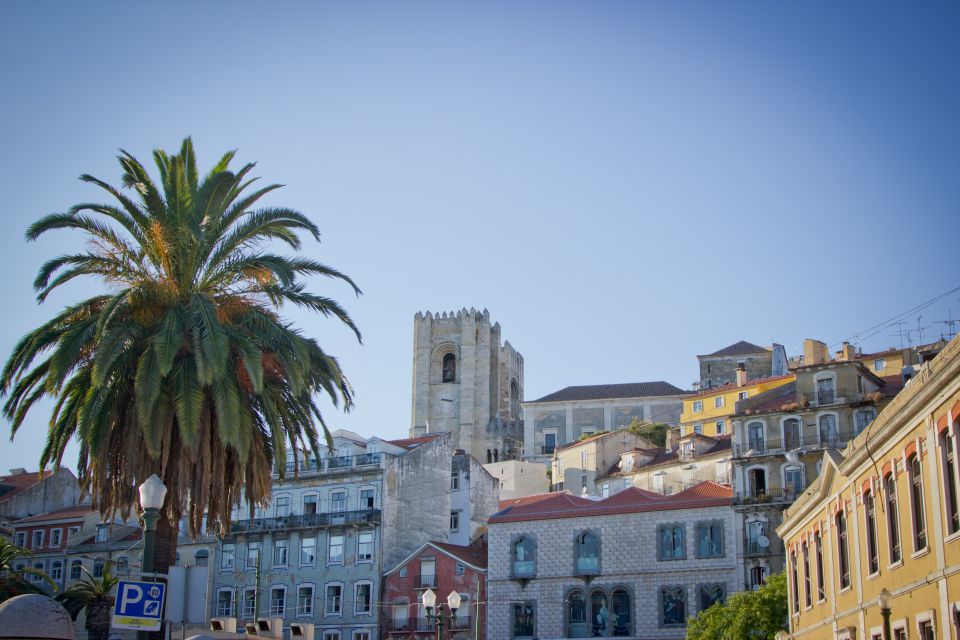 Lisbon: Private Old Town Electric Tuk-Tuk Tour - Key Points