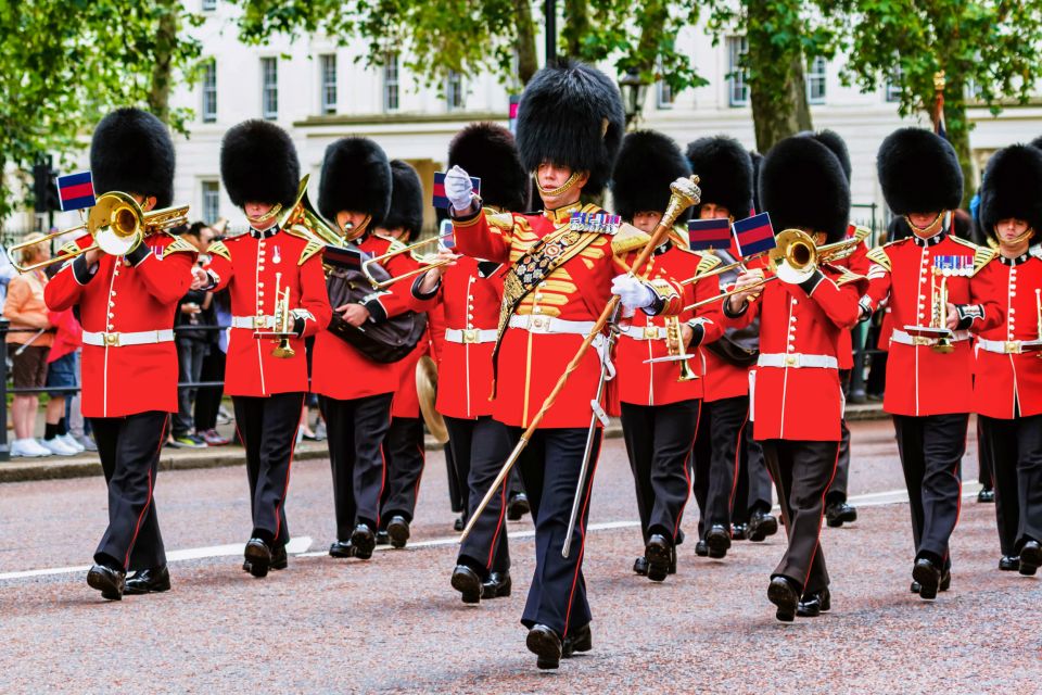 London: Buckingham Palace Entry & Changing of the Guard Tour - Key Points