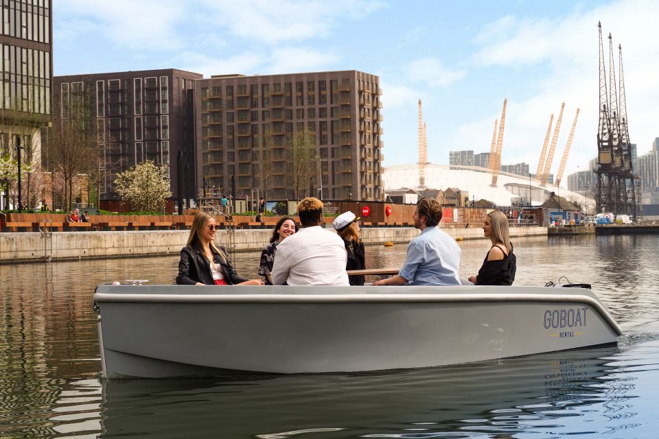 London: Goboat Rental in Canary Wharf With London Docklands - Key Points